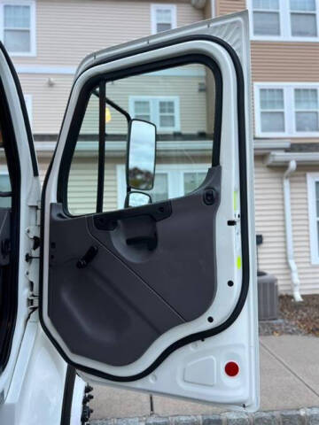 2020 Freightliner M2 106