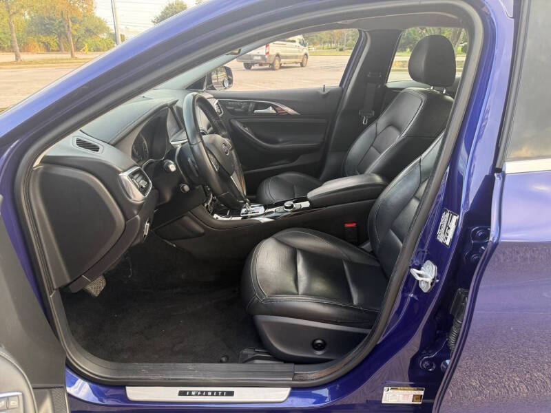 2018 Infiniti QX30 Premium