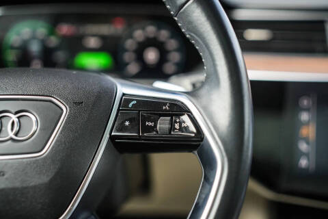 2019 Audi e-tron quattro Premium Plus