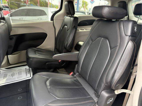 2020 Chrysler Pacifica Touring L