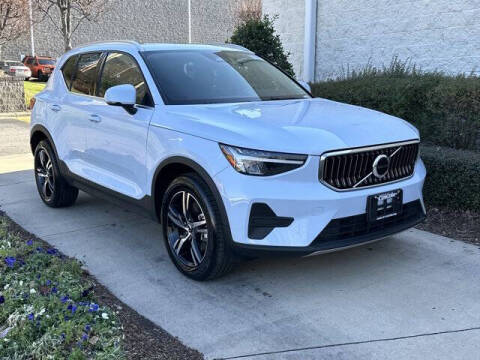 2025 Volvo XC40 B5 Core Bright Theme