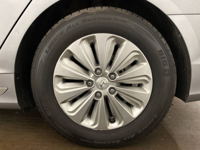 2017 Hyundai Sonata Hybrid SE