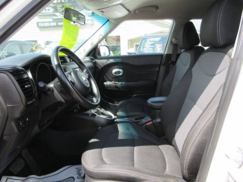 2017 Kia Soul +