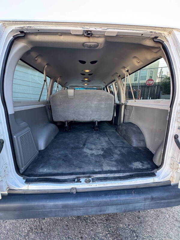 2009 Ford E-Series E-150 XL