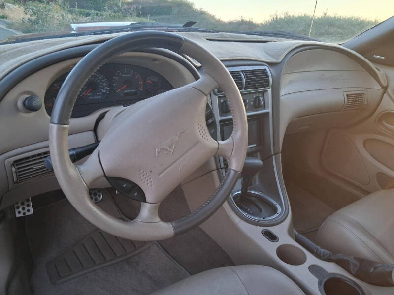 2004 Ford Mustang GT Deluxe