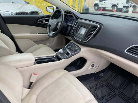 2015 Chrysler 200 Limited