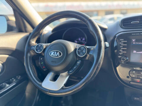 2017 Kia Soul +