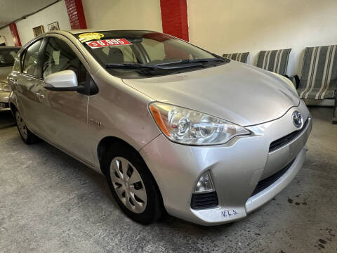2014 Toyota Prius c Two