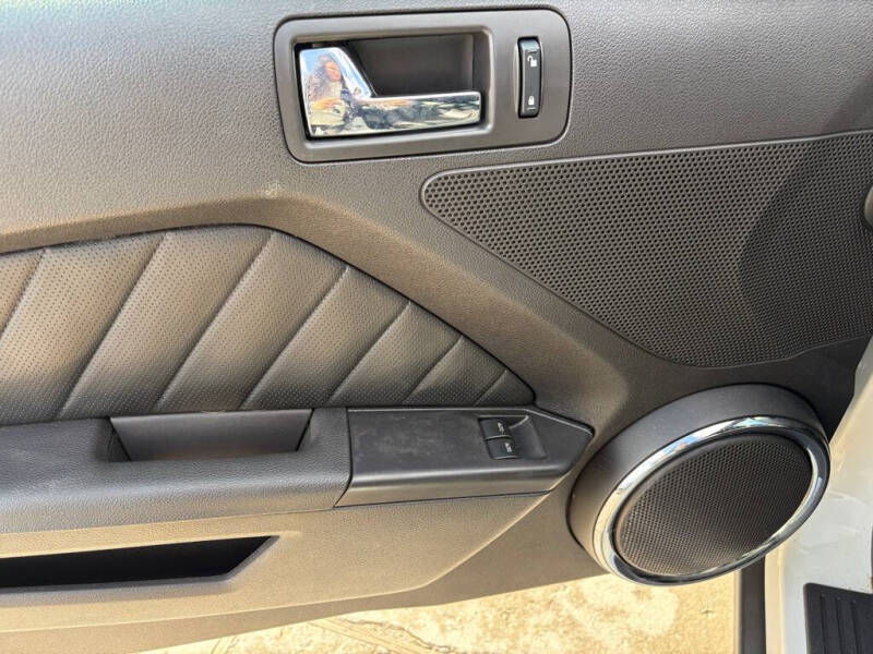 2010 Ford Mustang V6