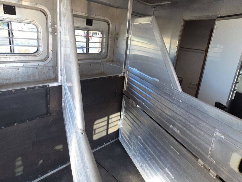 2000 Featherlite Trailer 8587