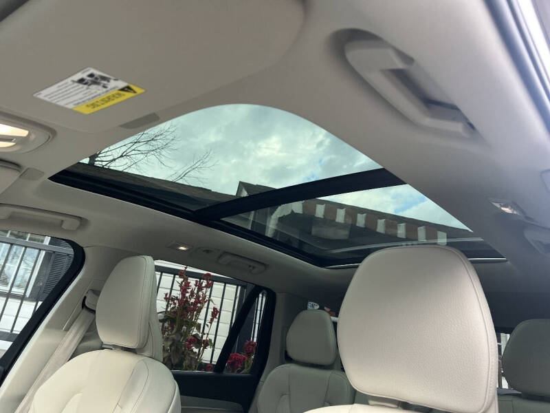 2024 Volvo XC90 B5 Core Bright Theme