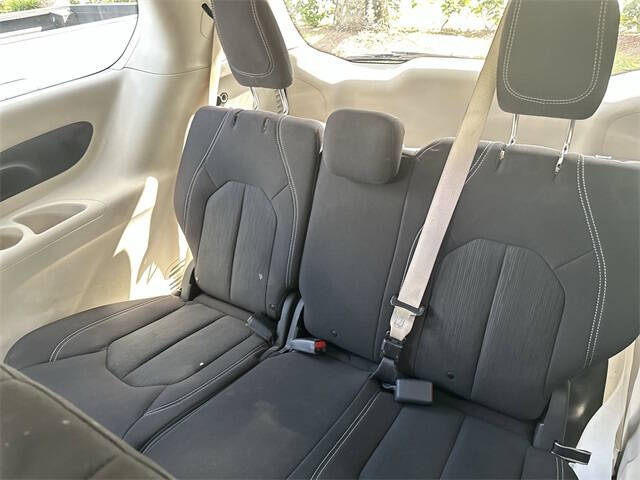 2021 Chrysler Voyager L