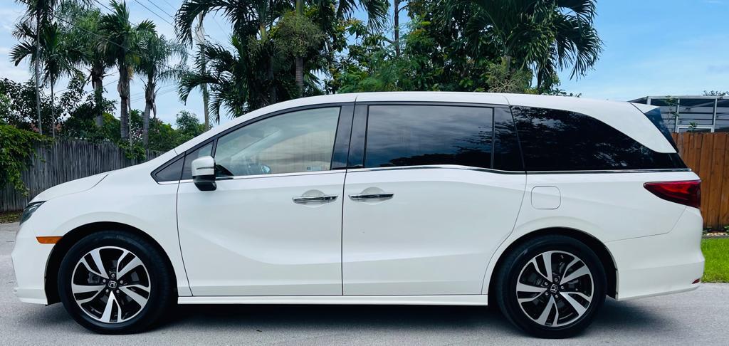 2018 HONDA Odyssey Minivan - $18,595
