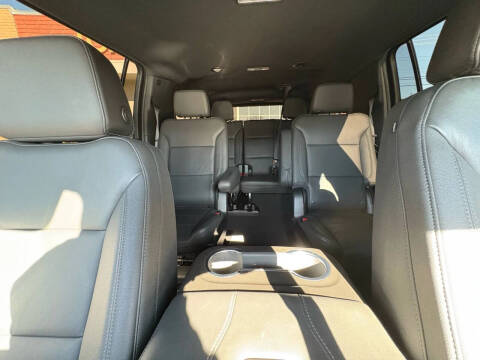 2024 Chevrolet Suburban LT