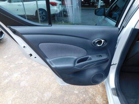 2015 Nissan Versa 1.6 SV