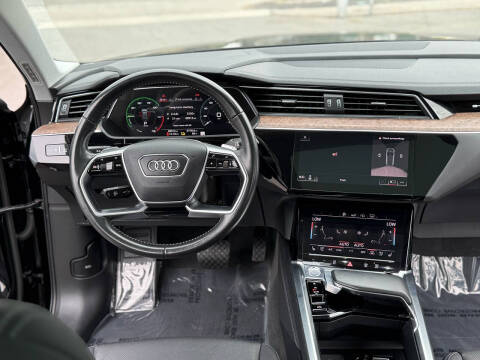 2019 Audi e-tron quattro Premium Plus