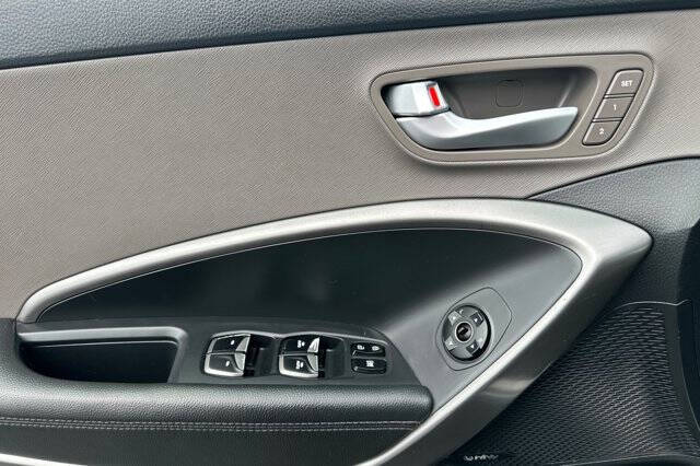 2017 Hyundai Santa Fe SE Ultimate