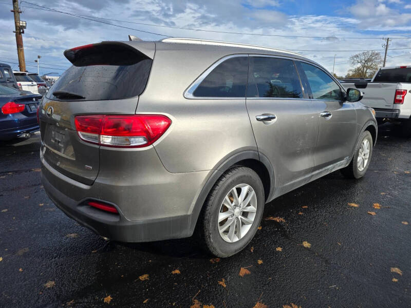 2016 Kia Sorento LX