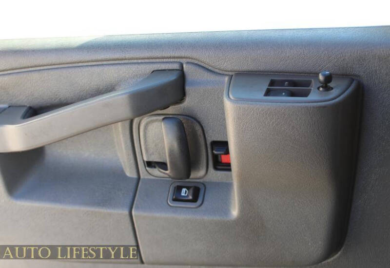 2023 Chevrolet Express 2500