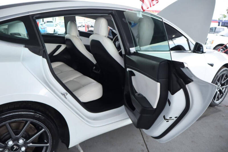 2020 Tesla Model 3 Long Range