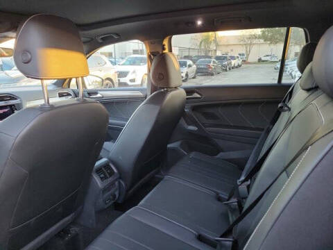 2023 Volkswagen Tiguan SE R-Line Black