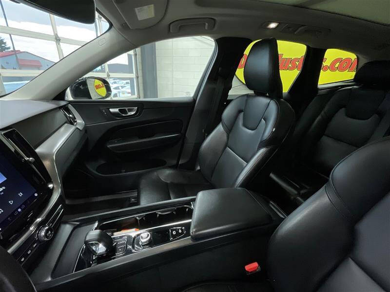 2023 Volvo XC60 B5 Core