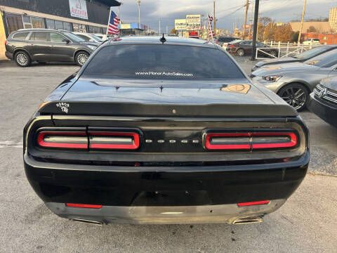 2016 Dodge Challenger SXT Plus