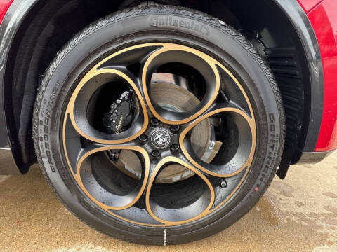 2025 Alfa Romeo Stelvio Intensa