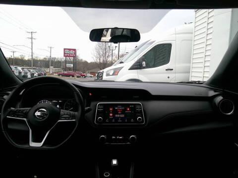 2019 Nissan Kicks SR