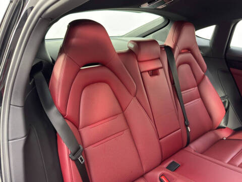 2022 Porsche Panamera 4 E-Hybrid