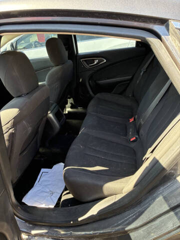 2016 Chrysler 200 Limited