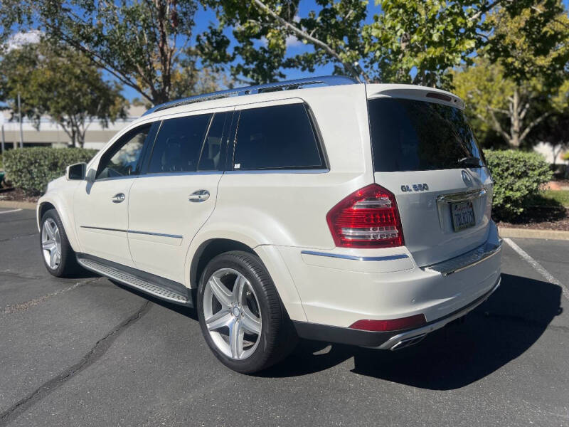 2011 Mercedes-Benz GL-Class GL 550 4MATIC