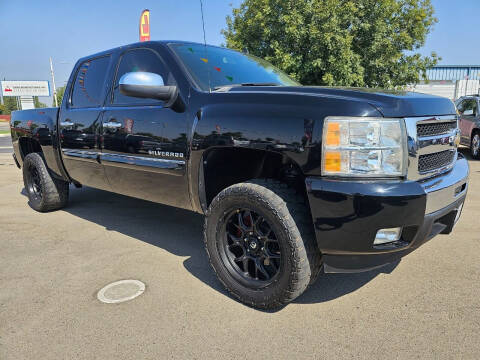 2011 Chevrolet Silverado 1500 for sale at Credit World Auto Sales in Fresno CA