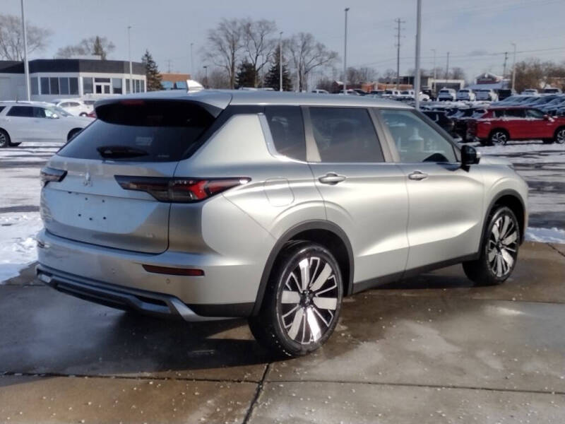 2026 Mitsubishi Outlander SE