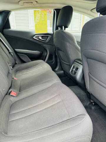 2015 Chrysler 200 Limited