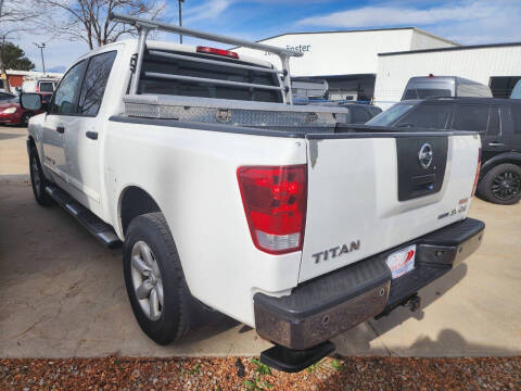 2011 Nissan Titan SV