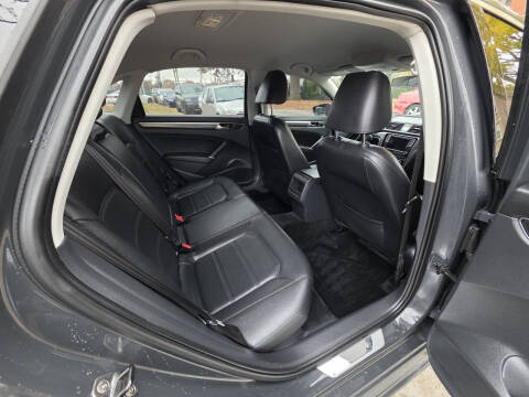 2017 Volkswagen Passat 1.8T R-Line