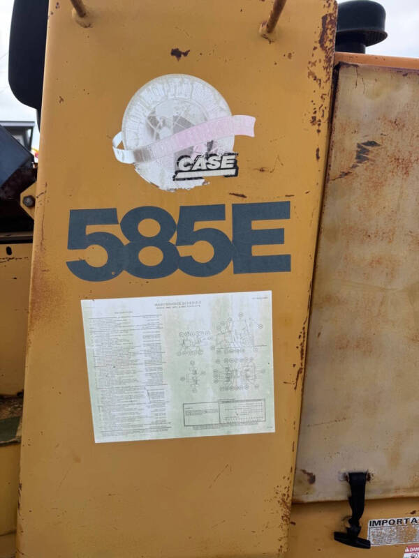 1995 Case IH  585E FORKLIFT