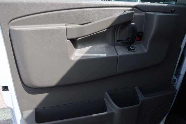 2023 GMC Savana 2500