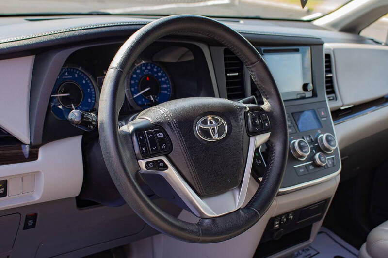2017 Toyota Sienna