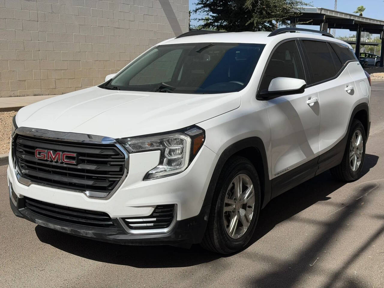 White 2022 GMC Terrain SLE SLE 4dr SUV 2
