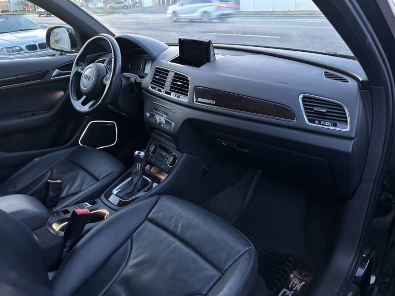 2016 Audi Q3 2.0T quattro Prestige