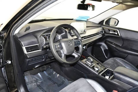 2023 Mitsubishi Outlander SE
