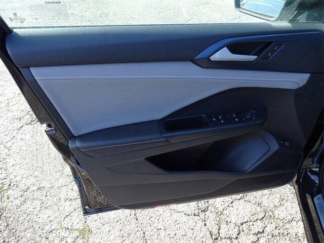 2024 Volkswagen Taos SE 4Motion