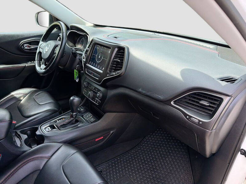 2020 Jeep Cherokee Trailhawk