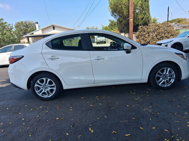 2017 Toyota Yaris iA