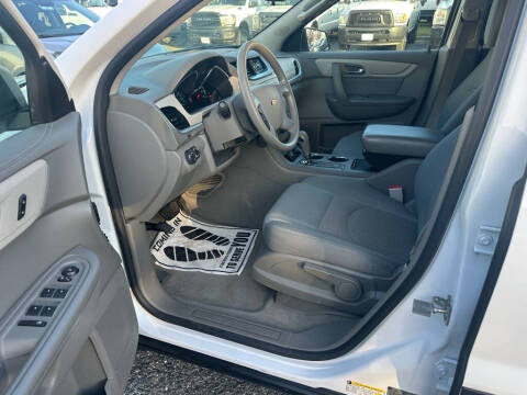 2017 Chevrolet Traverse LS