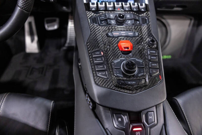 2019 Lamborghini Aventador LP 740-4 S