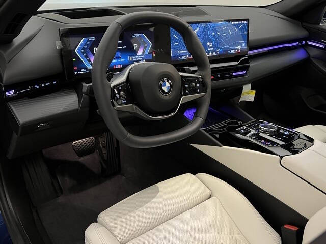 2025 BMW 5 Series 530i