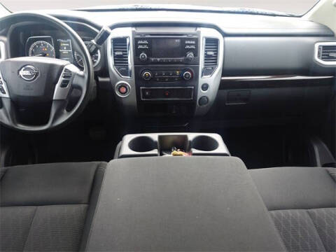 2017 Nissan Titan SV